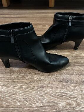 Black Women's Ankle Booties with Side Zip